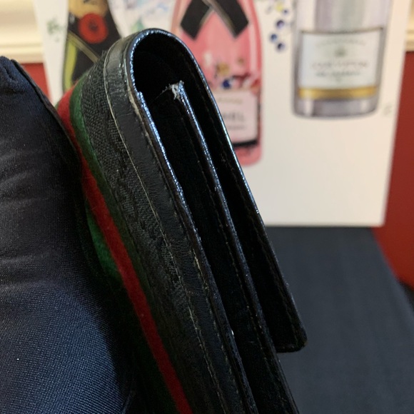 * SOLD* Gucci Case - Picture 7 of 8